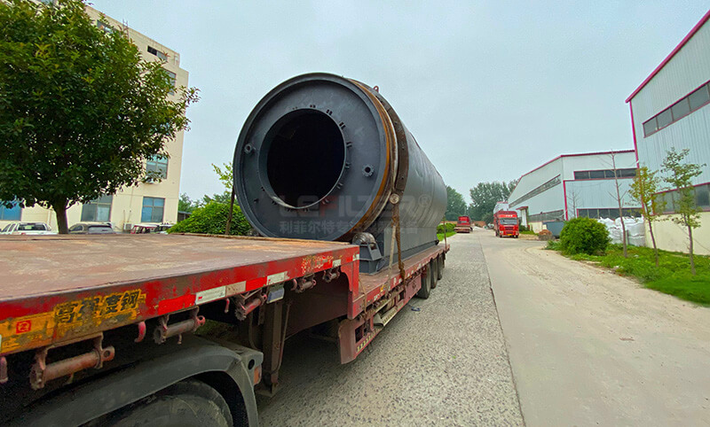 小型廢橡膠煉油設(shè)備哪個廠家比較專業(yè)，多少錢一臺